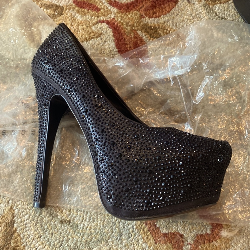 Steve Madden sparkly heels/ built in platform..stunning